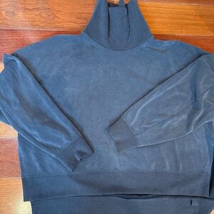 Lululemon pullover